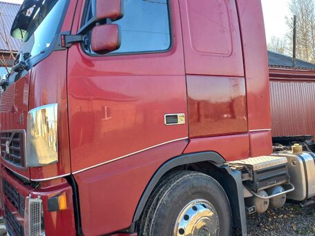 2011 Volvo FH, красный, 3500000 рублей, вид 3