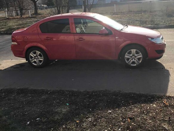 2012 Opel Astra H Рестайлинг, красный - вид 3