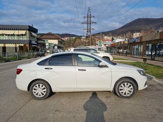 2017 Lada (ВАЗ) Vesta I, белый, 705000 рублей, вид 2