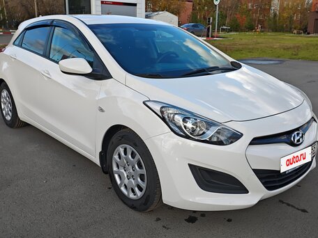 2013 Hyundai i30 II, белый, вид 3