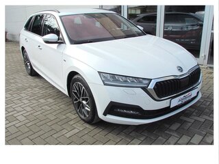 2022 Skoda Octavia IV (A8), белый, 3350000 рублей, вид 1