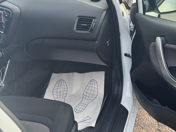 2013 Kia Ceed II, белый - вид 13
