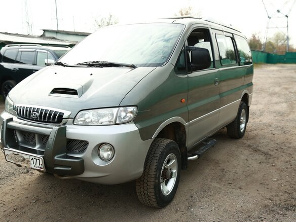 2001 Hyundai H-1 I, серый