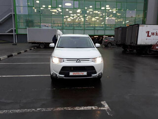 2014 Mitsubishi Outlander III Рестайлинг, белый, 1850000 рублей, вид 2