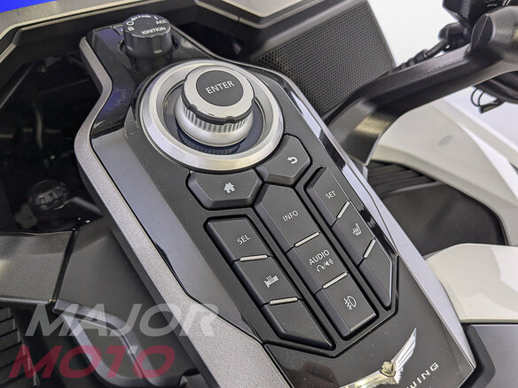 2021 Honda GL 1800 Gold Wing, белый, 2485000 рублей - вид 12