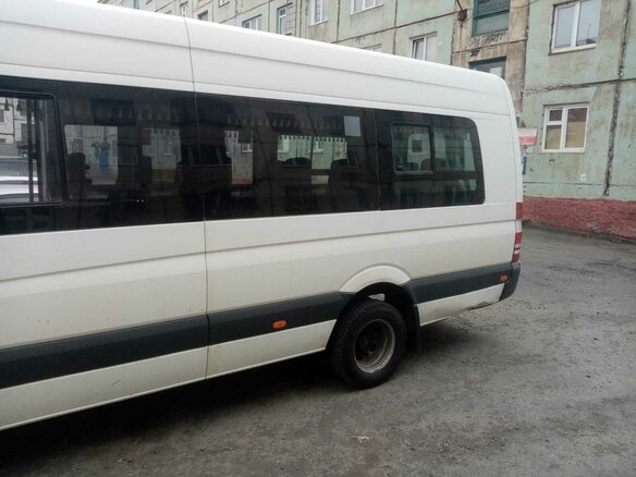 2011 Mercedes-Benz Sprinter, белый, 1800000 рублей - вид 2