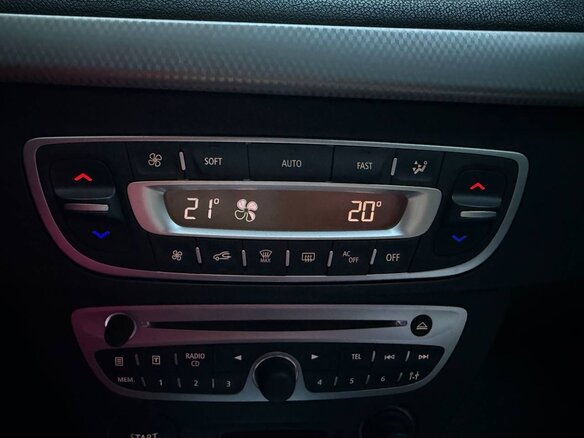 2010 Renault Fluence I, чёрный, 550000 рублей - вид 9