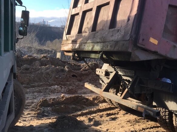 2007 Sinotruk Howo A5, красный, 1500000 рублей - вид 6