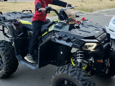 2022 Polaris Sportsman 1000, чёрный, 998000 рублей, вид 4