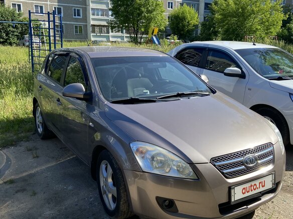2009 Kia Ceed I, бежевый, 480000 рублей - вид 1