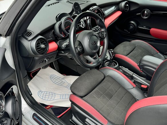 2019 Mini Hatch JCW III (F55/F56) Рестайлинг, серебристый, 2400000 рублей - вид 7