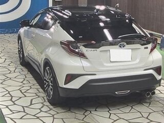 2018 Toyota C-HR I, белый, 2330000 рублей, вид 3