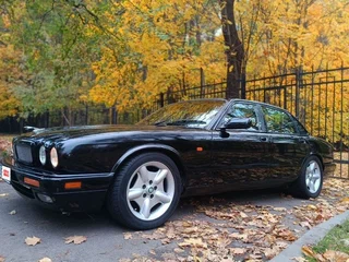 1995 Jaguar XJR II (X300), чёрный, 1550000 рублей, вид 2