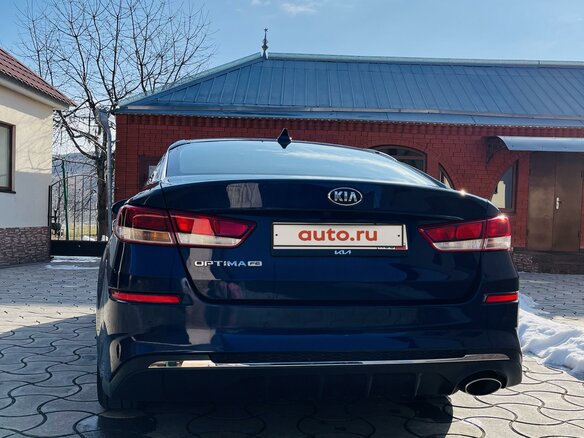 2019 Kia Optima IV Рестайлинг, синий, 2100000 рублей - вид 4
