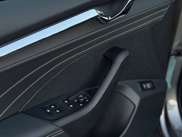 2023 Skoda Octavia IV (A8), серый, 2040000 рублей - вид 9