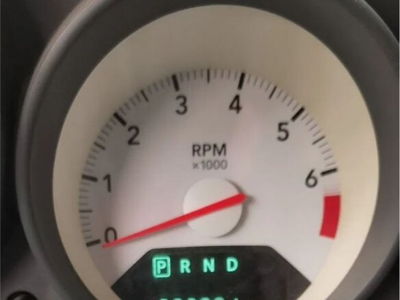 2007 Dodge Caliber I, красный, 250000 рублей - вид 5