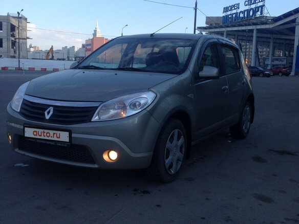 2010 Renault Sandero I, бежевый - вид 4