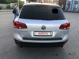 2012 Volkswagen Touareg II, серебристый, 2190000 рублей, вид 3