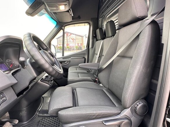 2021 Mercedes-Benz Sprinter, чёрный, 4500000 рублей - вид 9