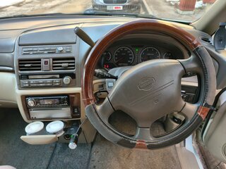 2000 Nissan Presage I, белый, 389000 рублей, вид 2