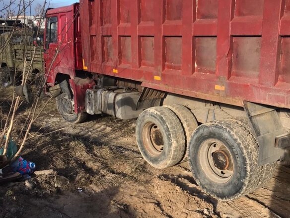 2007 Sinotruk Howo A5, красный, 1500000 рублей - вид 4