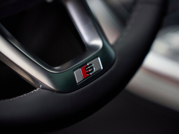 2025 Audi Q8 55 TFSI I (4M) Рестайлинг, серый, 13250000 рублей - вид 37