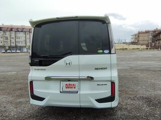 2018 Honda Stepwgn Spada V Рестайлинг, белый, 3000000 рублей, вид 5