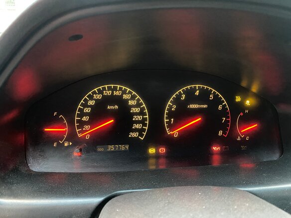 2000 Mitsubishi Galant VIII Рестайлинг, серебристый, 150000 рублей - вид 9