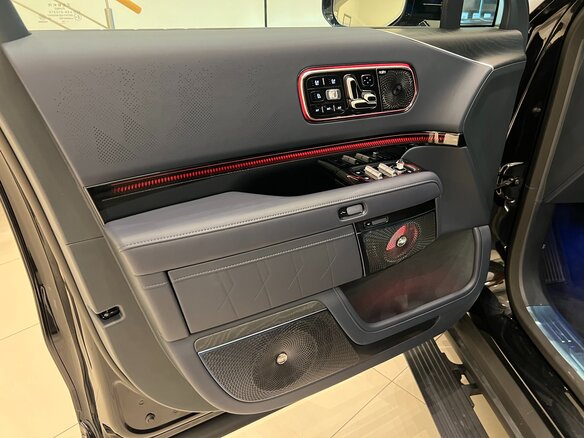 2026 Zeekr 9X 55 kWh (до 3.5 т), чёрный - вид 16