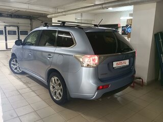 2014 Mitsubishi Outlander PHEV III, серебристый, 2120000 рублей, вид 5