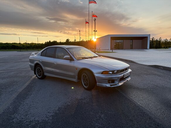 2001 Mitsubishi Galant VIII Рестайлинг, серый, 365000 рублей - вид 3