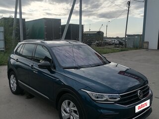 2020 Volkswagen Tiguan II Рестайлинг, синий, 2645000 рублей, вид 3