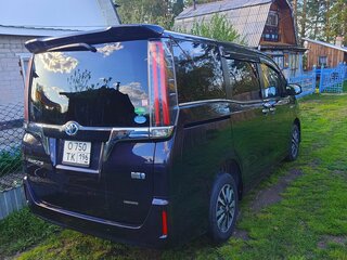 2018 Toyota Esquire I Рестайлинг, чёрный, 2500000 рублей, вид 3