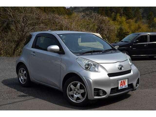2013 Toyota iQ, серебристый, 700000 рублей, вид 2