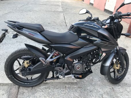 2019 Bajaj Pulsar NS 200, чёрный, 250000 рублей, вид 1