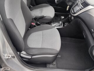 2011 Hyundai Solaris I, серебристый, 700000 рублей, вид 5