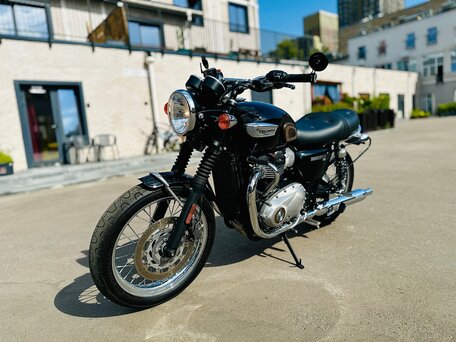 2017 Triumph Bonneville T100, чёрный, 820000 рублей, вид 4