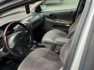 2000 Chrysler Intrepid II, серебристый, 330000 рублей, вид 5