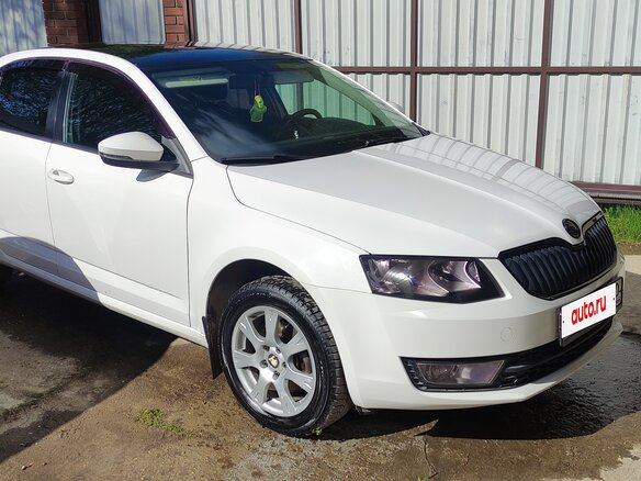 2013 Skoda Octavia III (A7), белый, 1030000 рублей - вид 3
