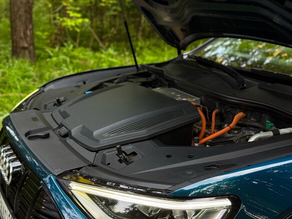 2020 Audi e-tron 55 I, синий, 5800000 рублей - вид 22