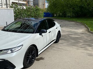 2021 Toyota Camry VIII (XV70) Рестайлинг, белый, 2900000 рублей, вид 4
