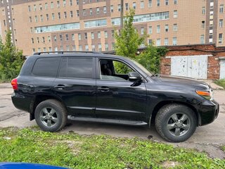 2013 Toyota Land Cruiser 200 Series Рестайлинг 1, чёрный, 4170000 рублей, вид 3