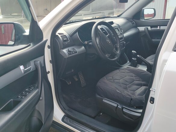 2013 Kia Sorento II Рестайлинг, белый, 1600000 рублей - вид 6