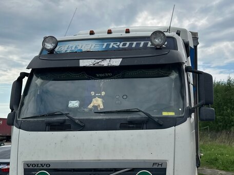 2011 Volvo FH, белый, 3150000 рублей, вид 3