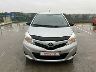2012 Toyota Yaris III, серый, 750000 рублей, вид 1