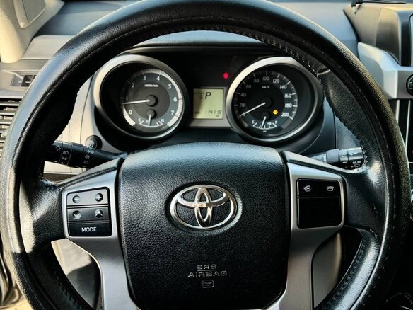 2016 Toyota Land Cruiser Prado 6-speed 150 Series Рестайлинг 1, золотистый, 3855000 рублей - вид 13