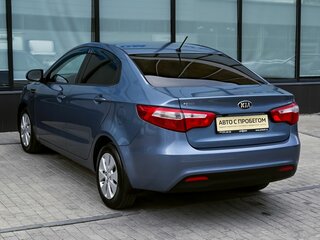 2013 Kia Rio 5-speed III, голубой, 905000 рублей, вид 3