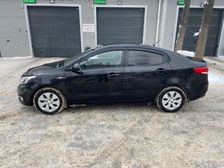 2016 Kia Rio III Рестайлинг, чёрный, 1100000 рублей, вид 5