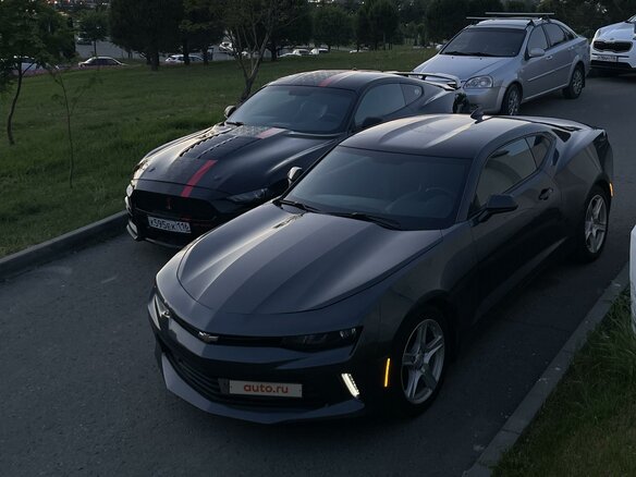 2017 Chevrolet Camaro VI, серый, 2600000 рублей - вид 7