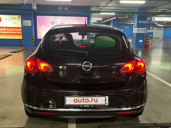 2014 Opel Astra J Рестайлинг, коричневый, 1300000 рублей - вид 3